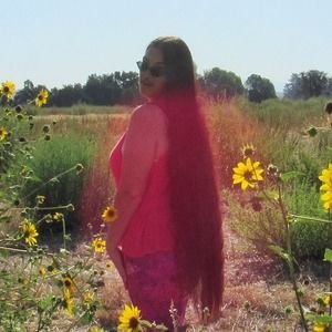 Meet your Posher, Julia